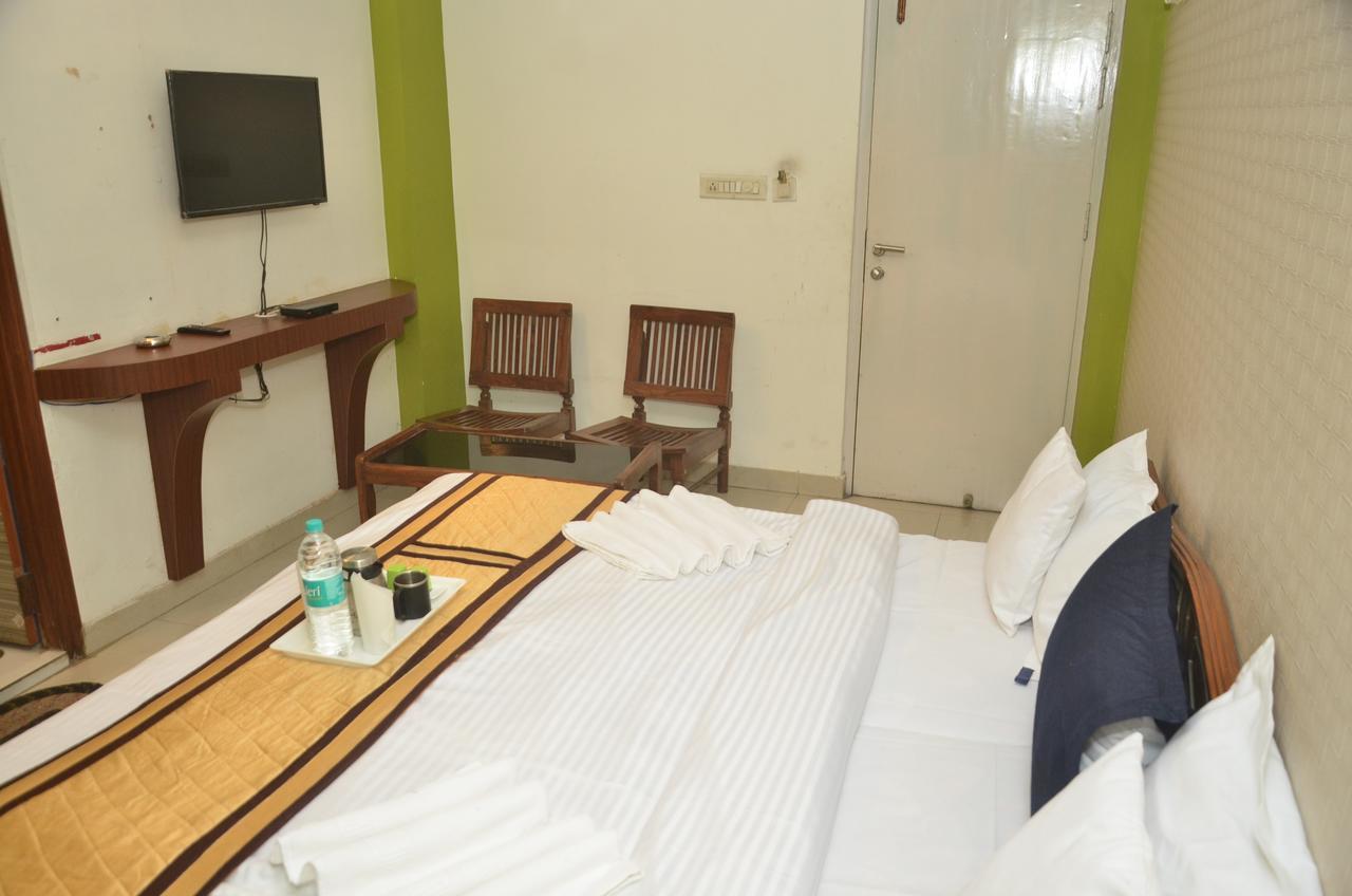 Oyo 8076 Hotel Europe Plaza Lucknow Bagian luar foto
